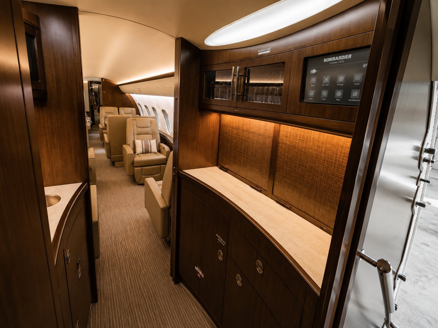 Global 5000 interior