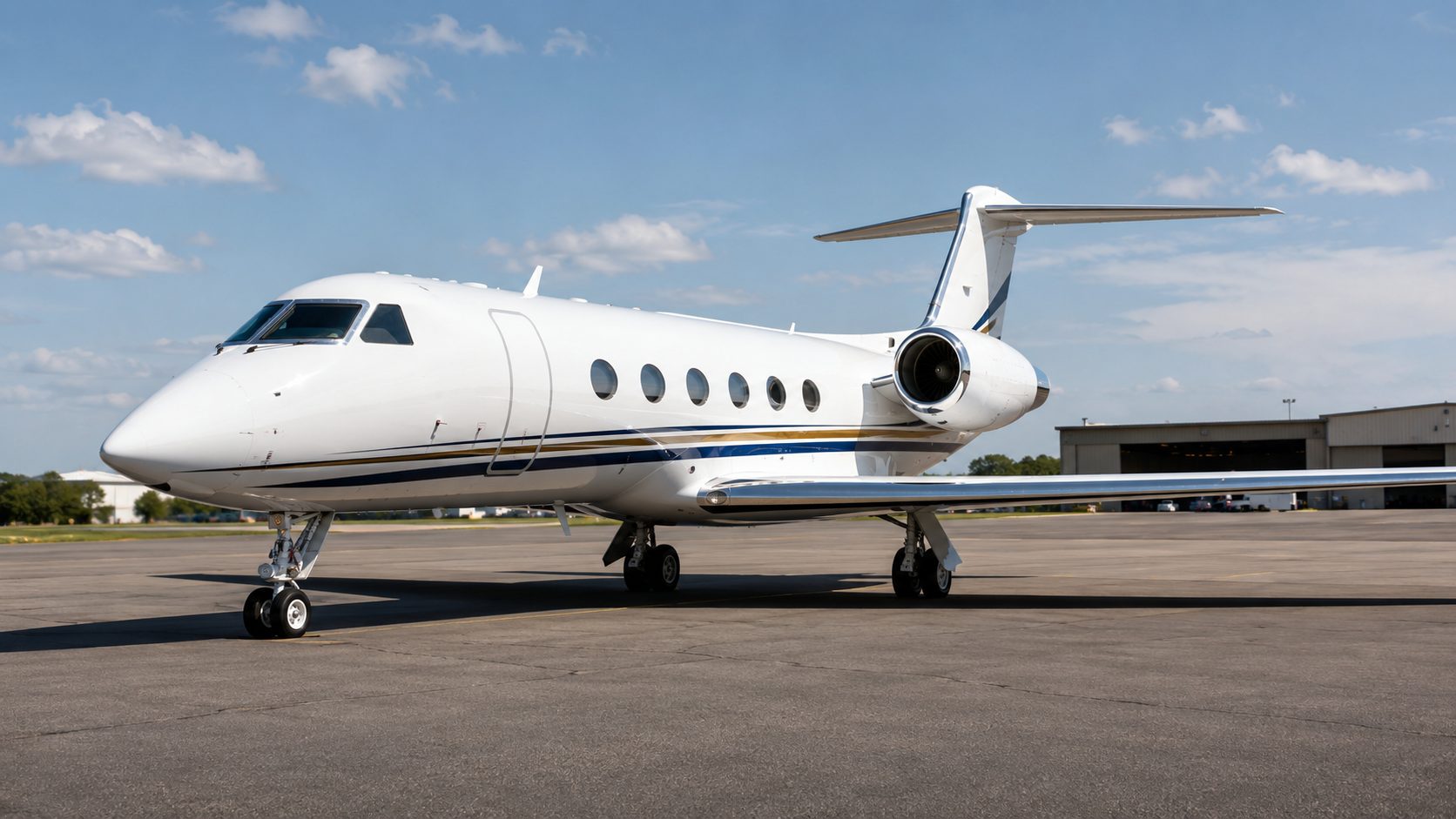 Gulfstream G450 exterior